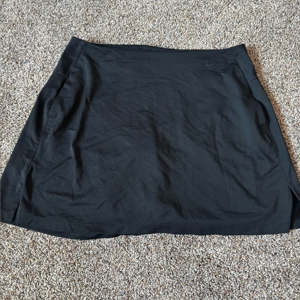Nike Dri-FIT size medium black gym sporty athletic  Skirt